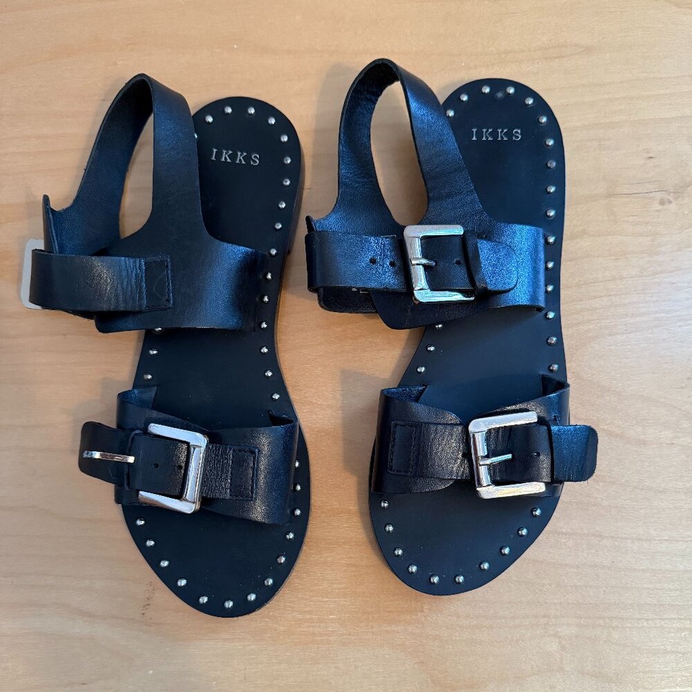 Ikks black leather sandals with studs